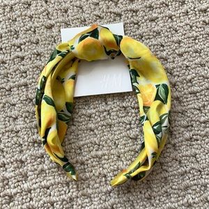 HM headband with lemons never worn